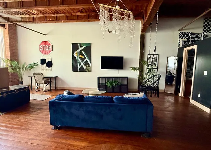 420 Friendly Skyline View Downtown Loft Free Parking