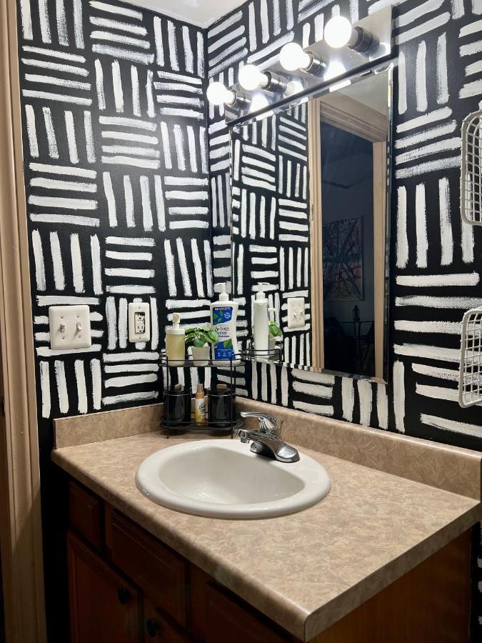 420 Friendly Skyline View Downtown Loft Free Parking * Detroit