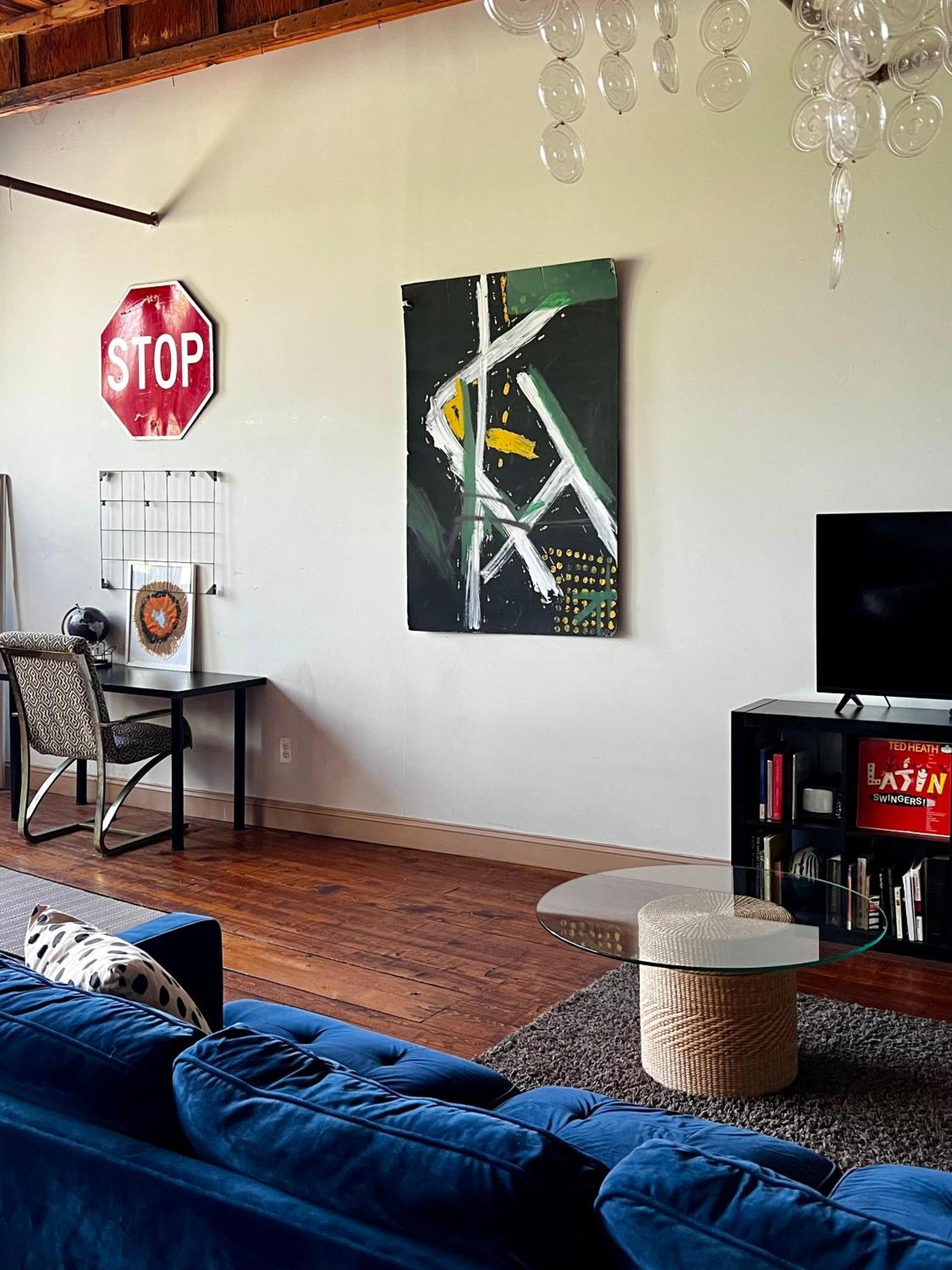 420 Friendly Skyline View Downtown Loft Free Parking Apartment *